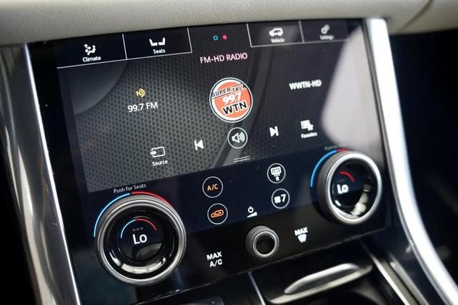 Photo of 2018 Gray Land Rover Range Rover Sport