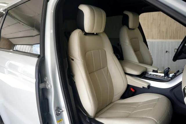 Photo of 2018 Gray Land Rover Range Rover Sport