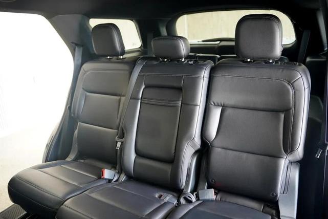 Photo of 2020 Magnetic Metallic Ford Explorer