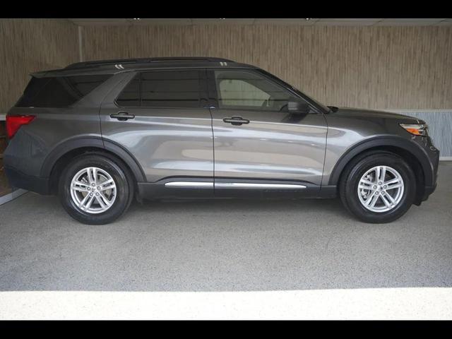 Photo of 2020 Magnetic Metallic Ford Explorer