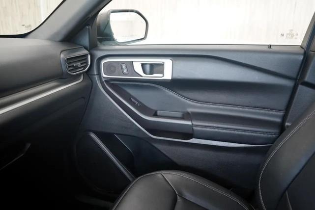 Photo of 2020 Magnetic Metallic Ford Explorer