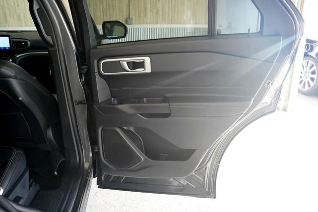 Photo of 2020 Magnetic Metallic Ford Explorer