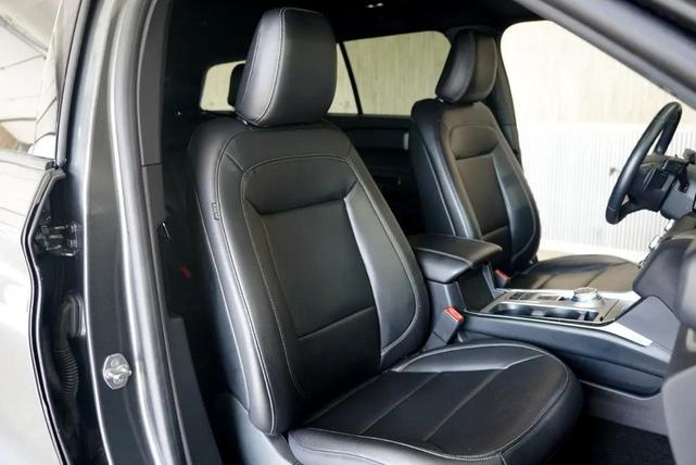 Photo of 2020 Magnetic Metallic Ford Explorer