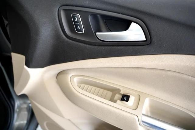 Photo of 2015 Magnetic Ford Escape