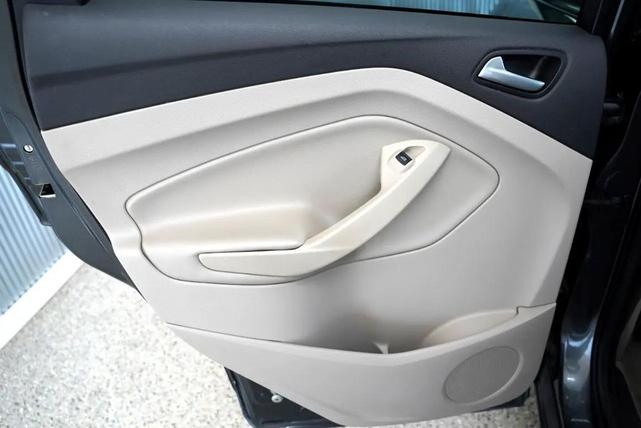 Photo of 2015 Magnetic Ford Escape