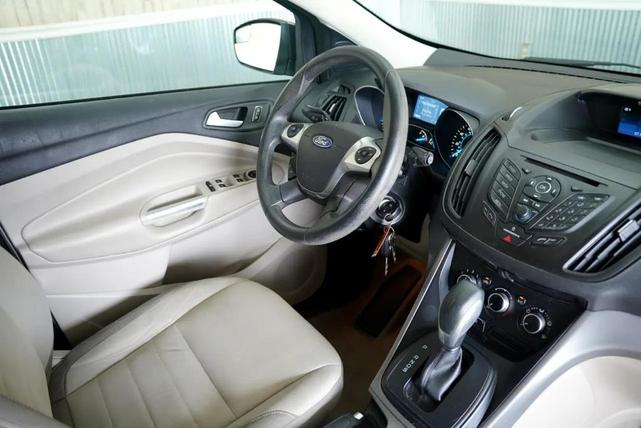 Photo of 2015 Magnetic Ford Escape