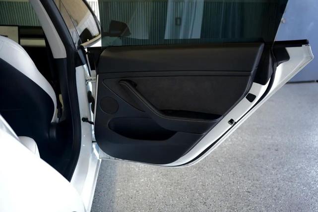 Photo of 2023 Pearl White Multi-Coat Tesla Model 3