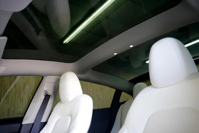 Photo of 2023 Pearl White Multi-Coat Tesla Model 3