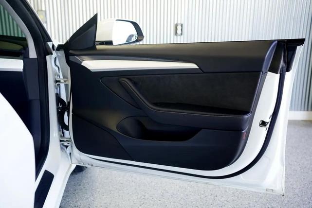 Photo of 2023 Pearl White Multi-Coat Tesla Model 3