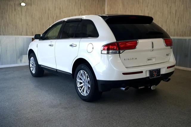 Photo of 2015 White Platinum Metallic Tri-Coat Lincoln MKX