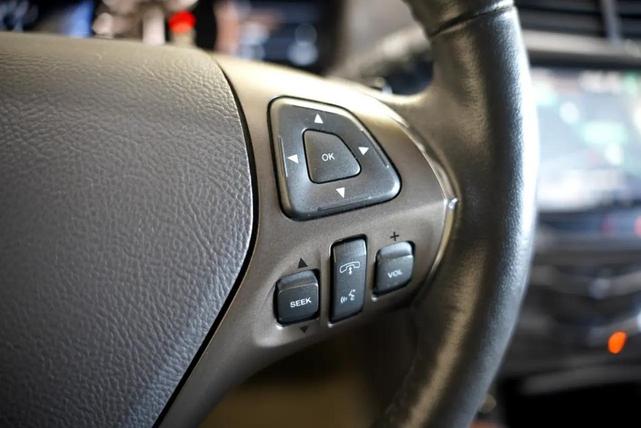 Photo of 2015 White Platinum Metallic Tri-Coat Lincoln MKX