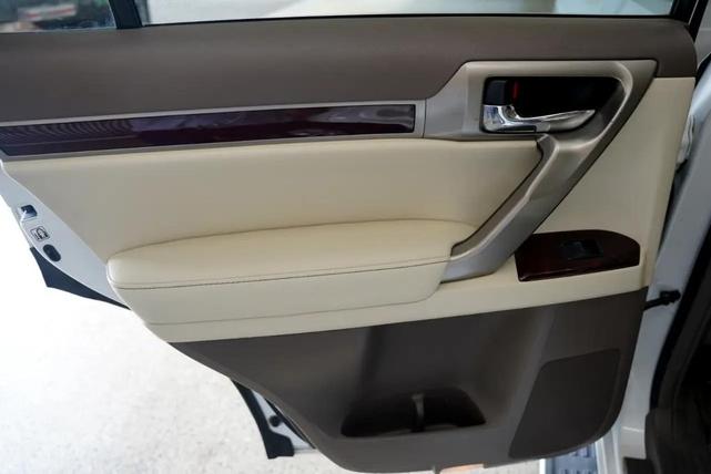 Photo of 2015 Starfire Pearl Lexus GX 460