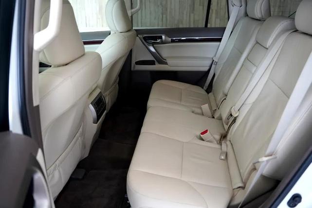 Photo of 2015 Starfire Pearl Lexus GX 460
