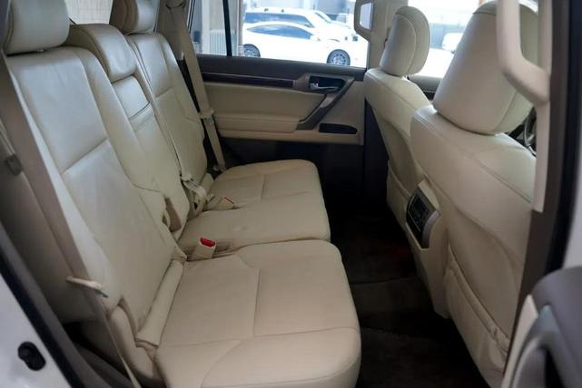 Photo of 2015 Starfire Pearl Lexus GX 460