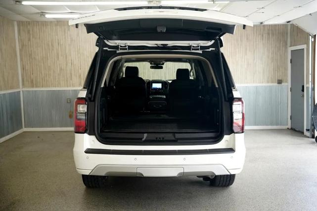 Photo of 2020 Star White Metallic Tri-Coat Ford Expedition Max