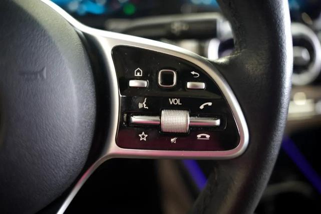 Photo of 2021 White Mercedes-Benz GLB 250