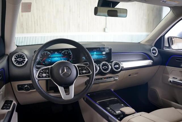 Photo of 2021 White Mercedes-Benz GLB 250