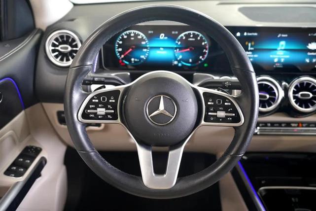 Photo of 2021 White Mercedes-Benz GLB 250