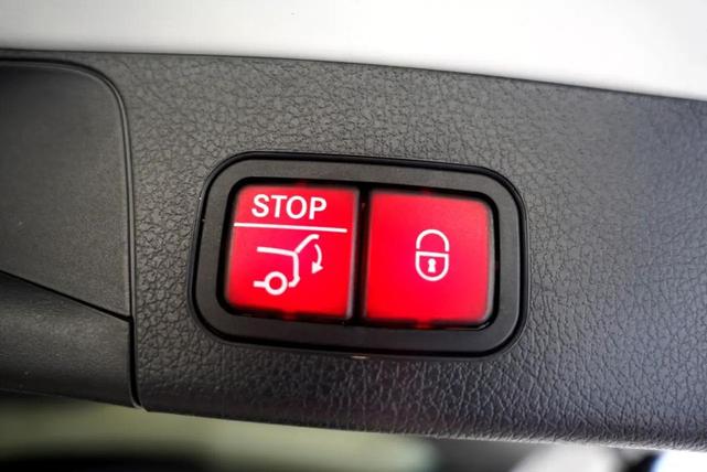 Photo of 2021 White Mercedes-Benz GLB 250