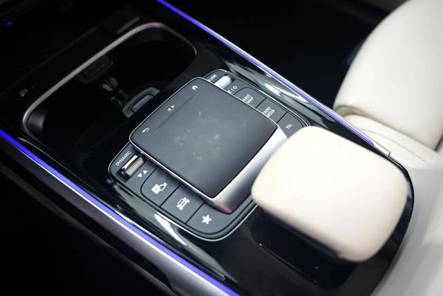 Photo of 2021 White Mercedes-Benz GLB 250