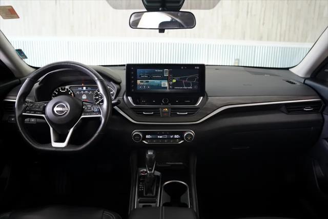 Photo of 2023 Gun Metallic Nissan Altima