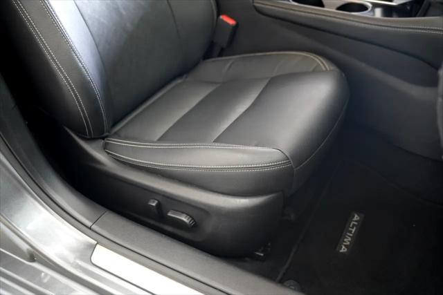 Photo of 2023 Gun Metallic Nissan Altima