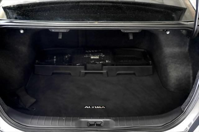 Photo of 2023 Gun Metallic Nissan Altima