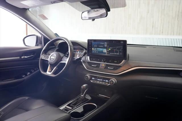 Photo of 2023 Gun Metallic Nissan Altima