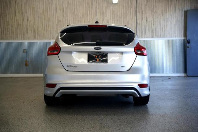 Photo of 2016 Ingot Silver Ford Focus