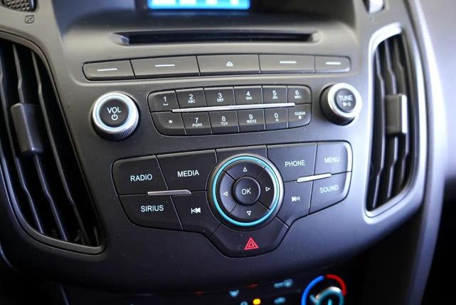 Photo of 2016 Ingot Silver Ford Focus