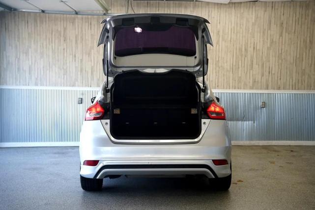 Photo of 2016 Ingot Silver Ford Focus