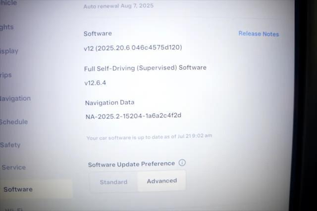Photo of 2020 Deep Blue Metallic Tesla Model S