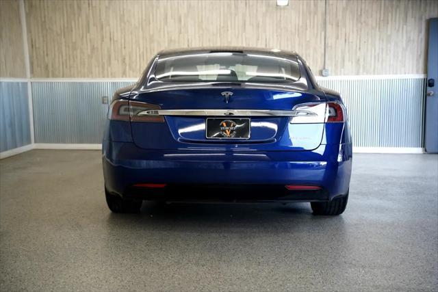 Photo of 2020 Deep Blue Metallic Tesla Model S