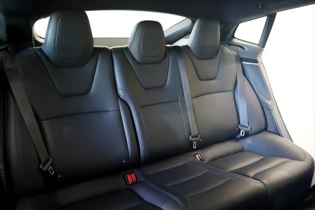 Photo of 2020 Deep Blue Metallic Tesla Model S