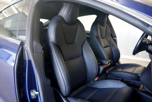 Photo of 2020 Deep Blue Metallic Tesla Model S