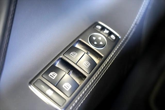 Photo of 2020 Deep Blue Metallic Tesla Model S