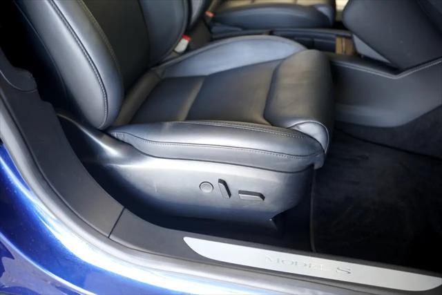 Photo of 2020 Deep Blue Metallic Tesla Model S