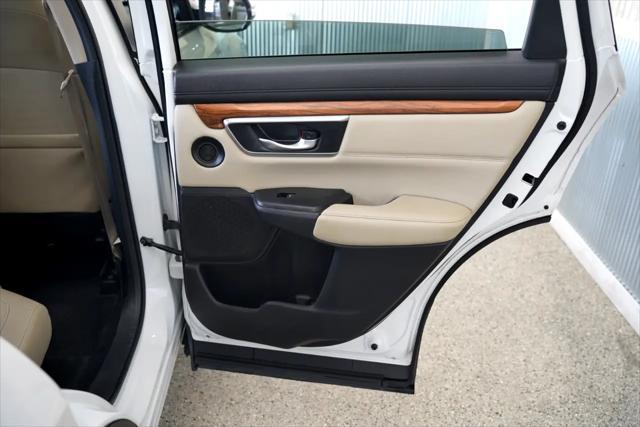 Photo of 2019 Platinum White Pearl Honda CR-V