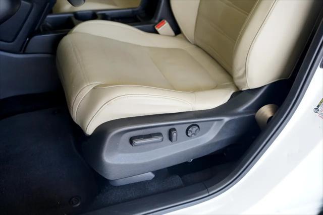 Photo of 2019 Platinum White Pearl Honda CR-V