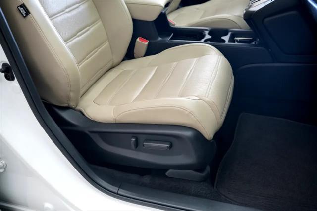 Photo of 2019 Platinum White Pearl Honda CR-V