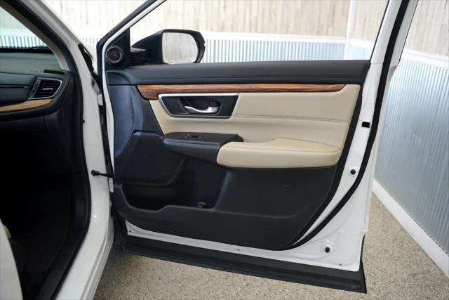 Photo of 2019 Platinum White Pearl Honda CR-V