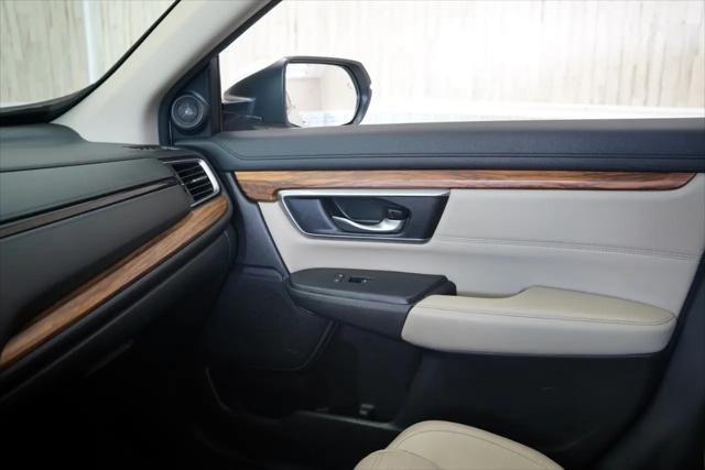 Photo of 2019 Platinum White Pearl Honda CR-V