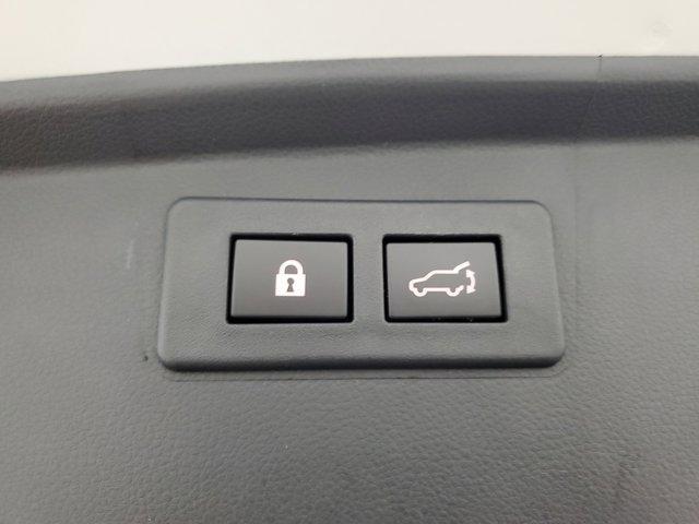 Photo of 2022 Crystal White Pearl Subaru Outback
