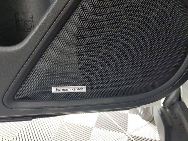 Photo of 2022 Crystal White Pearl Subaru Outback