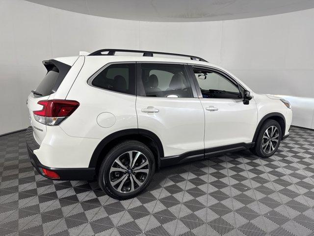 Photo of 2022 Crystal White Pearl Subaru Forester