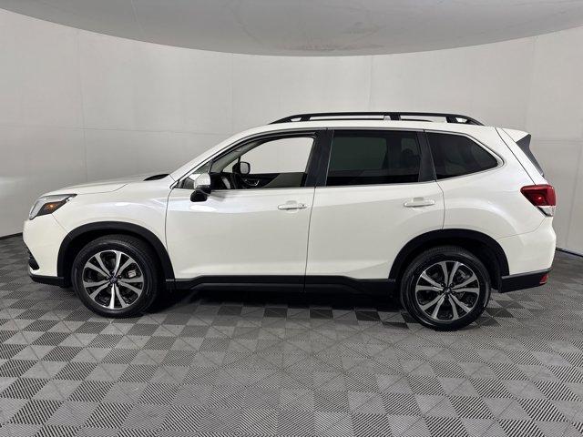 Photo of 2022 Crystal White Pearl Subaru Forester