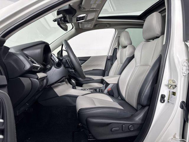Photo of 2022 Crystal White Pearl Subaru Forester