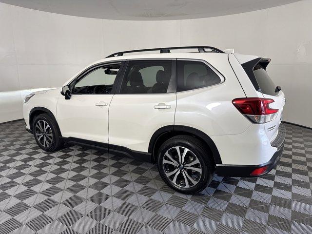 Photo of 2022 Crystal White Pearl Subaru Forester