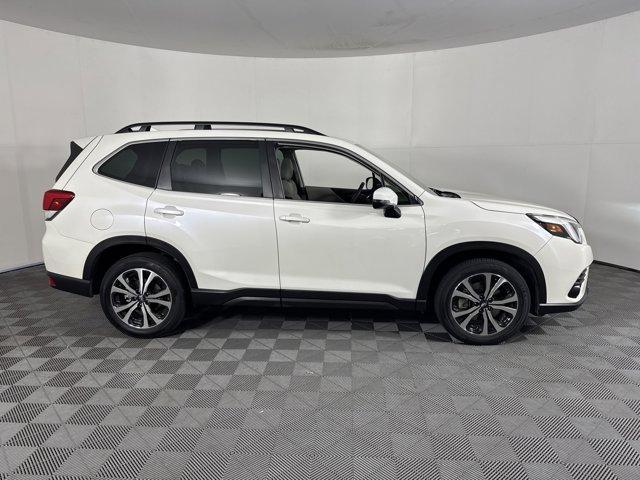 Photo of 2022 Crystal White Pearl Subaru Forester