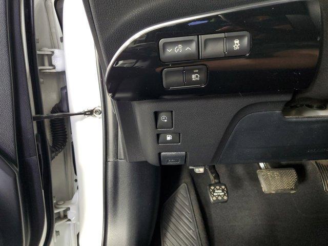 Photo of 2021 Wind Chill Pearl Toyota Prius Prime